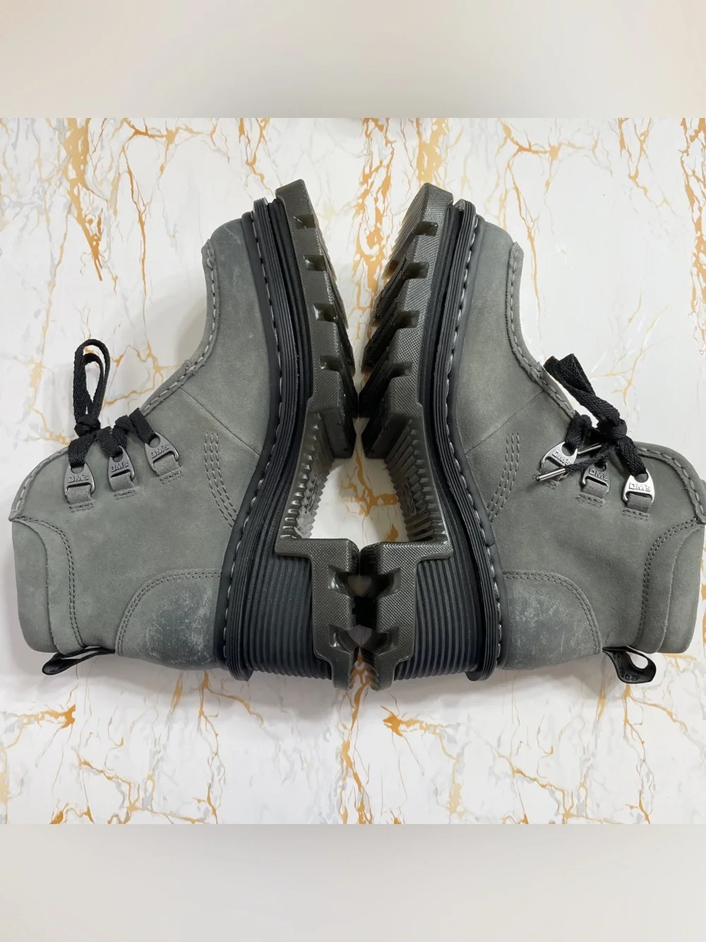 Dr Martens Corran 3-Eye Suede Heeled Boots Grey Sz 9 Waxy Suede Waterproof NWOB - Picture 3 of 7